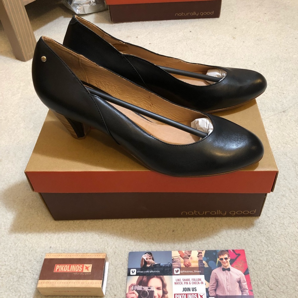 NWT PIKOLINOS BLACK LEATHER PUMPS